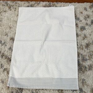 Soma White and Gray Hand Towels (2)